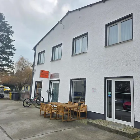 Am Filmpark בית הארחה 3*