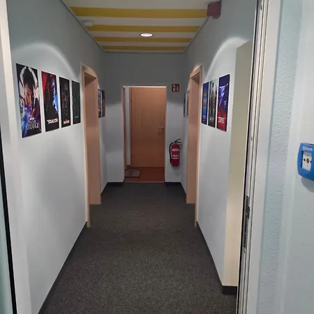 Am Filmpark Гостевой дом Потсдам