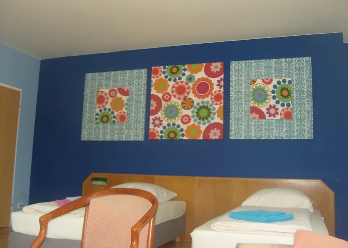 Am Filmpark בית הארחה 3*